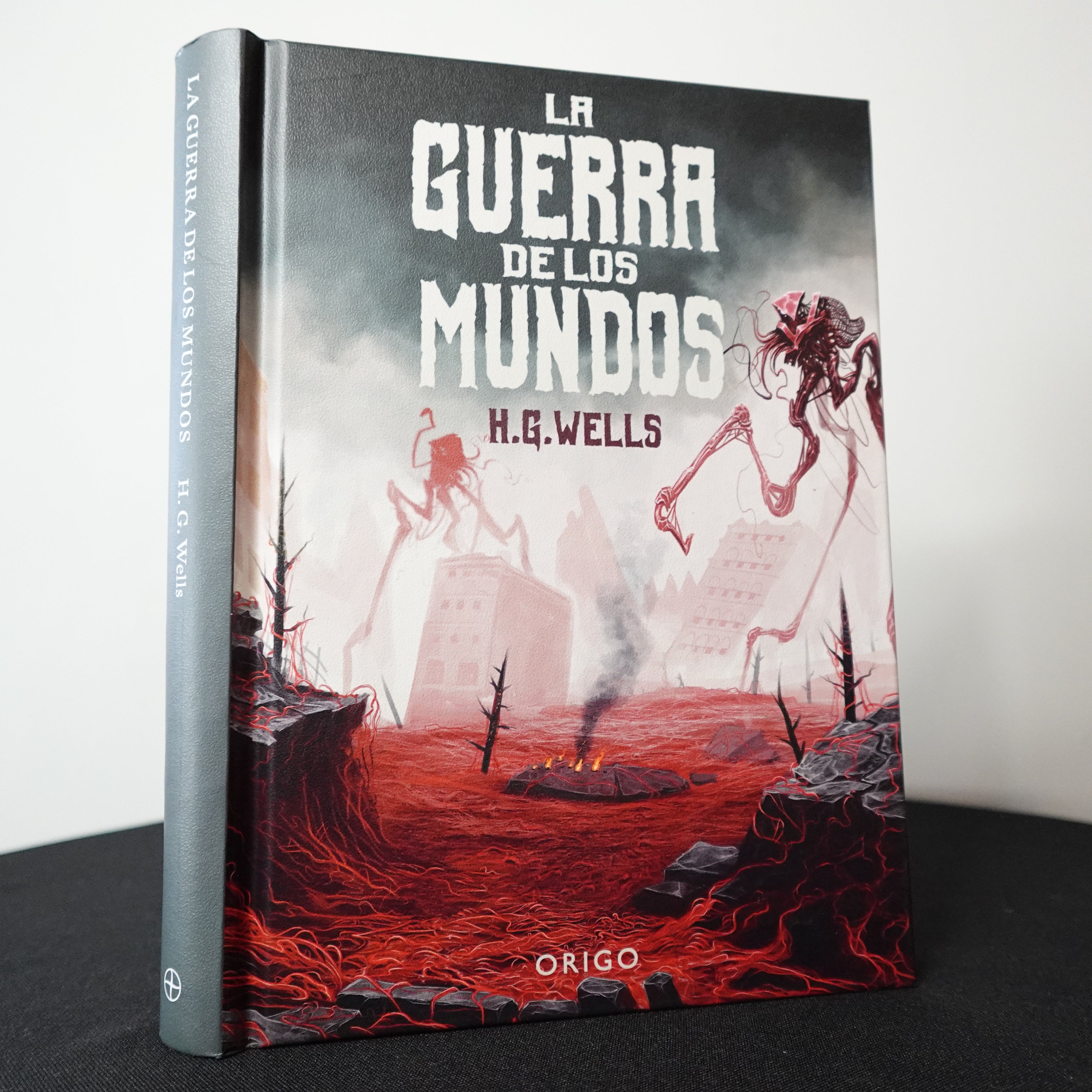 La Guerra de los Mundos (tapa dura, ilustrado) - HG Wells