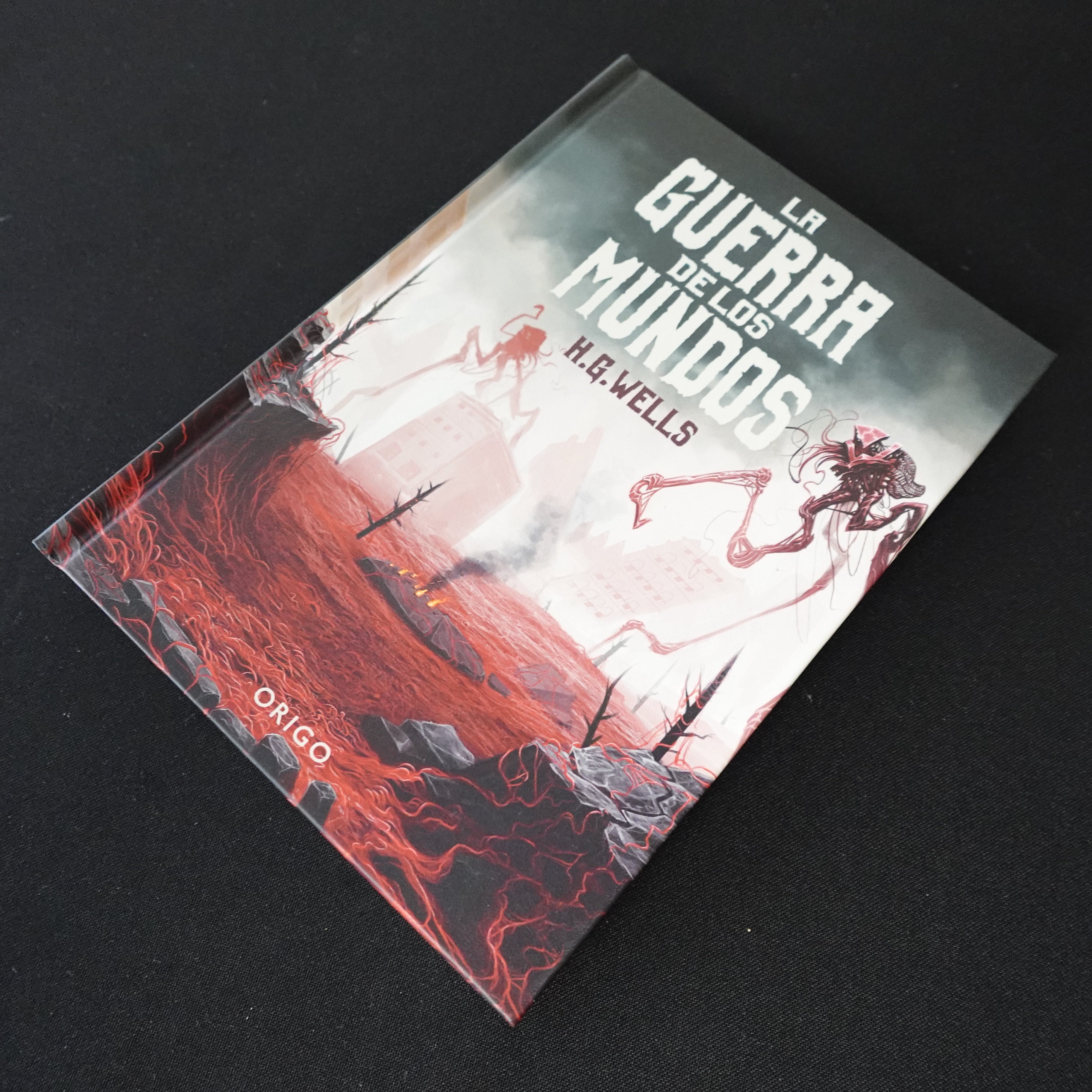La Guerra de los Mundos (tapa dura, ilustrado) - HG Wells